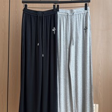 🛒𝐍𝐄𝐖 · 𝟐𝟎𝟐6/爆款现货 【秋冬上新】Ch*|26新品经典印花带帽长裤套装! 高端定制双十字拉链上衣 搭配松弛 🛒𝐍𝐄𝐖 · 𝟐𝟎𝟐6/爆款现货 【秋冬上新】Ch*|26新品经典印花带帽长裤套装! 高端定制双十字拉链上衣 搭配松弛