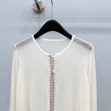 🛒𝐍𝐄𝐖 · 𝟐𝟎𝟐6/爆款现货 【原单品质】小众|2026早秋新款法式羊毛🦙手钩撞色针织开衫 高订纱线,柔软亲肤,百搭 🛒𝐍𝐄𝐖 · 𝟐𝟎𝟐6/爆款现货 【原单品质】小众|2026早秋新款法式羊毛🦙手钩撞色针织开衫 高订纱线,柔软亲肤,百搭