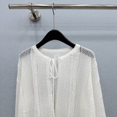 🛒𝐍𝐄𝐖 · 𝟐𝟎𝟐6/爆款现货 【原单品质】小众|2026新款镂空钩花系带针织衫 老钱风穿搭 甜美气质感拉满 绝美 🛒𝐍𝐄𝐖 · 𝟐𝟎𝟐6/爆款现货 【原单品质】小众|2026新款镂空钩花系带针织衫 老钱风穿搭 甜美气质感拉满 绝美