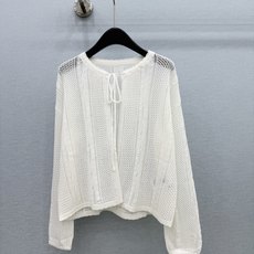 🛒𝐍𝐄𝐖 · 𝟐𝟎𝟐6/爆款现货 【原单品质】小众|2026新款镂空钩花系带针织衫 老钱风穿搭 甜美气质感拉满 绝美 🛒𝐍𝐄𝐖 · 𝟐𝟎𝟐6/爆款现货 【原单品质】小众|2026新款镂空钩花系带针织衫 老钱风穿搭 甜美气质感拉满 绝美