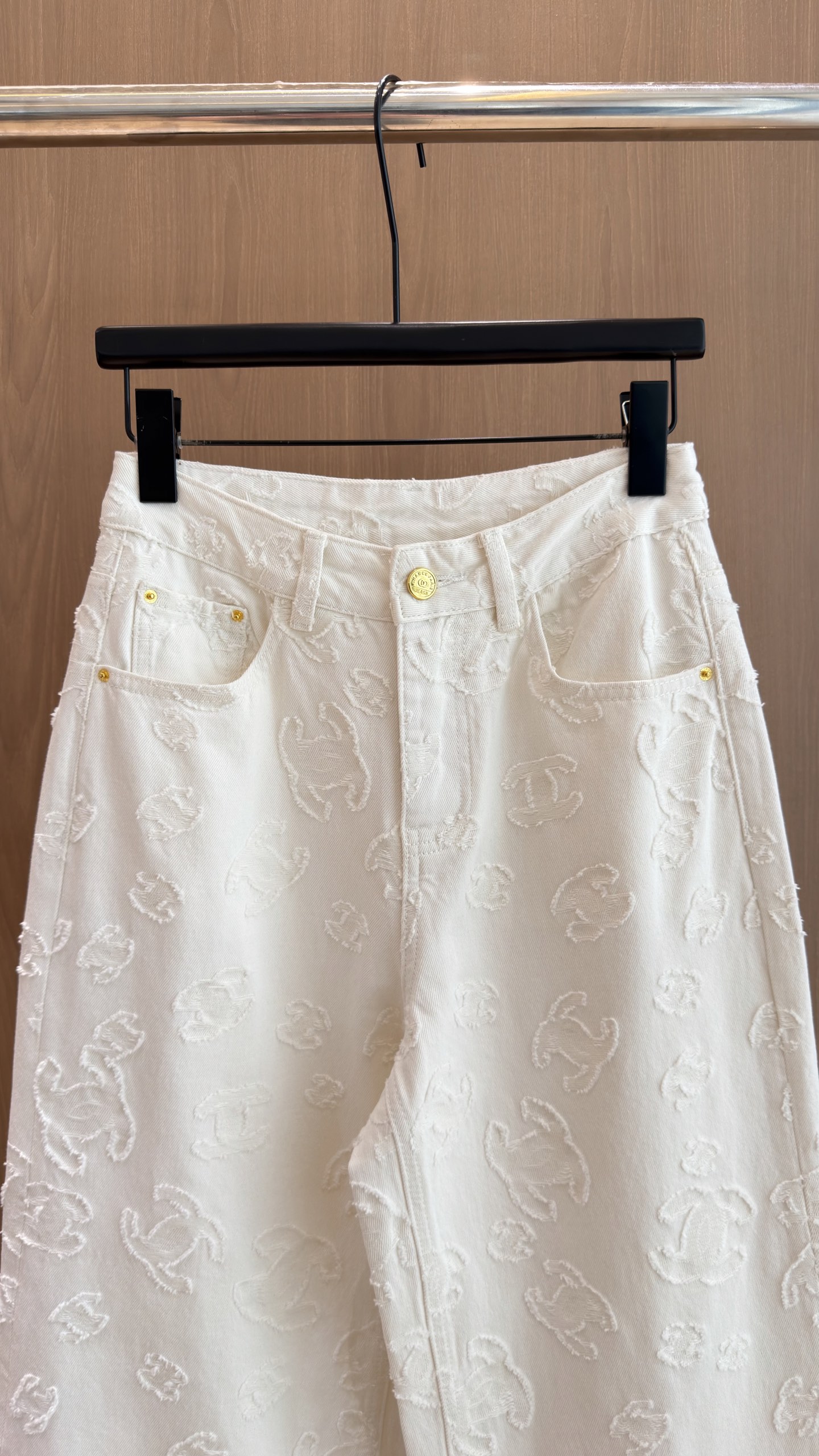 🛒𝐍𝐄𝐖 · 𝟐𝟎𝟐6/爆款现货 【秋冬上新】设计师｜26新款经典立体双C烧花直筒牛仔裤 爆单款  气质女神必入  定制