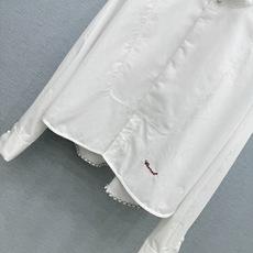 🛒𝐍𝐄𝐖 · 𝟐𝟎𝟐6/爆款现货 【原单品质】Ch*|2026新品订制纯色短款刺绣衬衫 精致版型,高级肌理细腻 极简主 🛒𝐍𝐄𝐖 · 𝟐𝟎𝟐6/爆款现货 【原单品质】Ch*|2026新品订制纯色短款刺绣衬衫 精致版型,高级肌理细腻 极简主