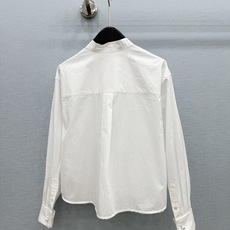 🛒𝐍𝐄𝐖 · 𝟐𝟎𝟐6/爆款现货 【原单品质】Ch*|2026新品订制纯色短款刺绣衬衫 精致版型,高级肌理细腻 极简主 🛒𝐍𝐄𝐖 · 𝟐𝟎𝟐6/爆款现货 【原单品质】Ch*|2026新品订制纯色短款刺绣衬衫 精致版型,高级肌理细腻 极简主