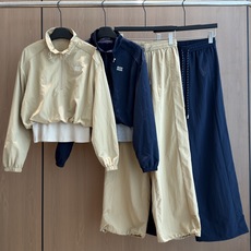 🛒𝐍𝐄𝐖 · 𝟐𝟎𝟐6/爆款现货 【秋冬上新】Miu*|26新款miu系工装式假两件拼接套装 高端定制立领半拉链上衣,搭 🛒𝐍𝐄𝐖 · 𝟐𝟎𝟐6/爆款现货 【秋冬上新】Miu*|26新款miu系工装式假两件拼接套装 高端定制立领半拉链上衣,搭