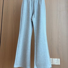 🛒𝐍𝐄𝐖 · 𝟐𝟎𝟐6/爆款现货 【秋冬上新】D*|26早秋新品字母松紧织带微喇休闲裤! 定制版型 极简主义法式优雅 🛒𝐍𝐄𝐖 · 𝟐𝟎𝟐6/爆款现货 【秋冬上新】D*|26早秋新品字母松紧织带微喇休闲裤! 定制版型 极简主义法式优雅