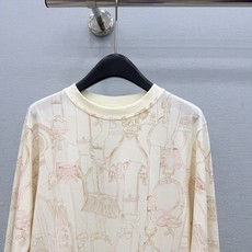 🛒𝐍𝐄𝐖 · 𝟐𝟎𝟐6/爆款现货 【原单品质】 Her*|2026新款印花长袖T恤 高订面料,减龄百搭版型 ,上身的 🛒𝐍𝐄𝐖 · 𝟐𝟎𝟐6/爆款现货 【原单品质】 Her*|2026新款印花长袖T恤 高订面料,减龄百搭版型 ,上身的