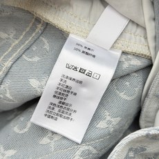 🛒𝐍𝐄𝐖 · 𝟐𝟎𝟐6/爆款现货 【秋冬新款】设计师|L家专属老花色织刺绣牛仔裤 采用高端定制面料,牛仔穿起来非常舒适, 🛒𝐍𝐄𝐖 · 𝟐𝟎𝟐6/爆款现货 【秋冬新款】设计师|L家专属老花色织刺绣牛仔裤 采用高端定制面料,牛仔穿起来非常舒适,