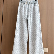 🛒𝐍𝐄𝐖 · 𝟐𝟎𝟐6/爆款现货 【秋冬新款】设计师|L家专属老花色织刺绣牛仔裤 采用高端定制面料,牛仔穿起来非常舒适, 🛒𝐍𝐄𝐖 · 𝟐𝟎𝟐6/爆款现货 【秋冬新款】设计师|L家专属老花色织刺绣牛仔裤 采用高端定制面料,牛仔穿起来非常舒适,