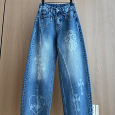 🛒𝐍𝐄𝐖 · 𝟐𝟎𝟐6/爆款现货 【秋冬上新】设计师|26新款撞色印花镰刀式牛仔裤 爆单款 气质女神必入 定制专属图 🛒𝐍𝐄𝐖 · 𝟐𝟎𝟐6/爆款现货 【秋冬上新】设计师|26新款撞色印花镰刀式牛仔裤 爆单款 气质女神必入 定制专属图