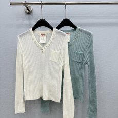 🛒𝐍𝐄𝐖 · 𝟐𝟎𝟐6/爆款现货 【原单品质】小众|2026新款马海毛手工钉钻针织衫 高订面料,法式风衬得脖颈修长,裁剪 🛒𝐍𝐄𝐖 · 𝟐𝟎𝟐6/爆款现货 【原单品质】小众|2026新款马海毛手工钉钻针织衫 高订面料,法式风衬得脖颈修长,裁剪
