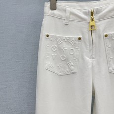 🛒𝐍𝐄𝐖 · 𝟐𝟎𝟐6/爆款现货 【秋冬上新】设计师|26新款老花双口袋压花拉链直筒牛仔裤 爆单款 气质女神必入 定 🛒𝐍𝐄𝐖 · 𝟐𝟎𝟐6/爆款现货 【秋冬上新】设计师|26新款老花双口袋压花拉链直筒牛仔裤 爆单款 气质女神必入 定