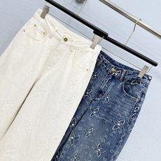 🛒𝐍𝐄𝐖 · 𝟐𝟎𝟐6/爆款现货 【秋冬上新】设计师|26新款老花满身提花直筒牛仔裤 爆单款 气质女神必入 定制专属 🛒𝐍𝐄𝐖 · 𝟐𝟎𝟐6/爆款现货 【秋冬上新】设计师|26新款老花满身提花直筒牛仔裤 爆单款 气质女神必入 定制专属