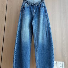 🛒𝐍𝐄𝐖 · 𝟐𝟎𝟐6/爆款现货 【秋冬上新】设计师|26新款翻边烫钻牛仔裤 爆单款 气质女神必入 定制专属图案 高 🛒𝐍𝐄𝐖 · 𝟐𝟎𝟐6/爆款现货 【秋冬上新】设计师|26新款翻边烫钻牛仔裤 爆单款 气质女神必入 定制专属图案 高
