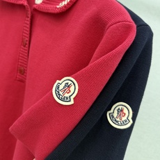 🛒𝐍𝐄𝐖 · 𝟐𝟎𝟐6/爆款现货 【原单品质】 Mon*|2026新款粗针翻领拼接针织T恤 高订面料,百搭版型 ,上身 🛒𝐍𝐄𝐖 · 𝟐𝟎𝟐6/爆款现货 【原单品质】 Mon*|2026新款粗针翻领拼接针织T恤 高订面料,百搭版型 ,上身