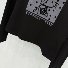 🛒𝐍𝐄𝐖 · 𝟐𝟎𝟐6/爆款现货 【原单品质】 小众|2026新款hello Kitty植绒印花长袖上衣 高订面料,减龄 🛒𝐍𝐄𝐖 · 𝟐𝟎𝟐6/爆款现货 【原单品质】 小众|2026新款hello Kitty植绒印花长袖上衣 高订面料,减龄