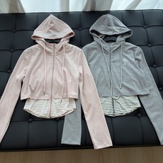 🛒𝐍𝐄𝐖 · 𝟐𝟎𝟐6/爆款现货 【秋冬上新】Ch*|26新品经典假两件拼接带帽长裤套装! 高端定制烫钻拉链上衣 搭配 🛒𝐍𝐄𝐖 · 𝟐𝟎𝟐6/爆款现货 【秋冬上新】Ch*|26新品经典假两件拼接带帽长裤套装! 高端定制烫钻拉链上衣 搭配