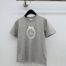 🛒𝐍𝐄𝐖 · 𝟐𝟎𝟐6/爆款现货 【原单品质】Dio*|2026新款刺绣烫钻T恤 高订面料,百搭版型 ,上身的触感谁穿 🛒𝐍𝐄𝐖 · 𝟐𝟎𝟐6/爆款现货 【原单品质】Dio*|2026新款刺绣烫钻T恤 高订面料,百搭版型 ,上身的触感谁穿