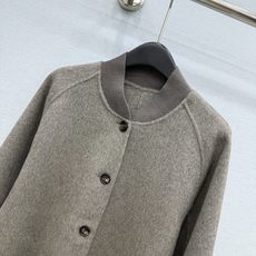 🛒𝐍𝐄𝐖 · 𝟐𝟎𝟐6/爆款现货 【原单品质】Lp*|26秋冬新品高支羊绒羊毛双面呢针织领拼接大衣外套 订制高端面料,色 🛒𝐍𝐄𝐖 · 𝟐𝟎𝟐6/爆款现货 【原单品质】Lp*|26秋冬新品高支羊绒羊毛双面呢针织领拼接大衣外套 订制高端面料,色
