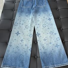 🛒𝐍𝐄𝐖 · 𝟐𝟎𝟐6/爆款现货 【秋冬上新】设计师|26新款老花印花直筒牛仔裤 爆单款 气质女神必入 定制专属图案 🛒𝐍𝐄𝐖 · 𝟐𝟎𝟐6/爆款现货 【秋冬上新】设计师|26新款老花印花直筒牛仔裤 爆单款 气质女神必入 定制专属图案
