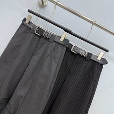 🛒𝐍𝐄𝐖 · 𝟐𝟎𝟐6/爆款现货 【秋冬上新】设计师|26新款工装褶皱西裤 爆单系列款 气质女神必入 定制腰带装饰 🛒𝐍𝐄𝐖 · 𝟐𝟎𝟐6/爆款现货 【秋冬上新】设计师|26新款工装褶皱西裤 爆单系列款 气质女神必入 定制腰带装饰