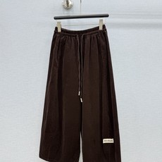 🛒𝐍𝐄𝐖 · 𝟐𝟎𝟐6/爆款现货 【秋冬上新】设计师|26新款灯芯绒九分休闲裤 爆单系列款 气质女神必入 定制小标装 🛒𝐍𝐄𝐖 · 𝟐𝟎𝟐6/爆款现货 【秋冬上新】设计师|26新款灯芯绒九分休闲裤 爆单系列款 气质女神必入 定制小标装