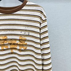 🛒𝐍𝐄𝐖 · 𝟐𝟎𝟐6/爆款现货 【原单品质】 小众|2026新款撞色图文印花长袖上衣 高订面料,减龄百搭版型 ,上身 🛒𝐍𝐄𝐖 · 𝟐𝟎𝟐6/爆款现货 【原单品质】 小众|2026新款撞色图文印花长袖上衣 高订面料,减龄百搭版型 ,上身