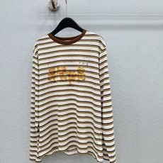 🛒𝐍𝐄𝐖 · 𝟐𝟎𝟐6/爆款现货 【原单品质】 小众|2026新款撞色图文印花长袖上衣 高订面料,减龄百搭版型 ,上身 🛒𝐍𝐄𝐖 · 𝟐𝟎𝟐6/爆款现货 【原单品质】 小众|2026新款撞色图文印花长袖上衣 高订面料,减龄百搭版型 ,上身