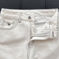 🛒𝐍𝐄𝐖 · 𝟐𝟎𝟐6/爆款现货 【秋冬新款】设计师|明线刺绣倒三角贴牌牛仔裤 采用高端定制面料,牛仔穿起来非常舒适,常 🛒𝐍𝐄𝐖 · 𝟐𝟎𝟐6/爆款现货 【秋冬新款】设计师|明线刺绣倒三角贴牌牛仔裤 采用高端定制面料,牛仔穿起来非常舒适,常