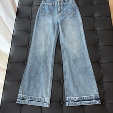 🛒𝐍𝐄𝐖 · 𝟐𝟎𝟐6/爆款现货 【秋冬新款】设计师|经典双口袋凯旋图刺绣牛仔裤 采用高端定制面料,牛仔穿起来非常舒 🛒𝐍𝐄𝐖 · 𝟐𝟎𝟐6/爆款现货 【秋冬新款】设计师|经典双口袋凯旋图刺绣牛仔裤 采用高端定制面料,牛仔穿起来非常舒