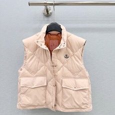 🛒𝐍𝐄𝐖 · 𝟐𝟎𝟐5/爆款现货 【原版定制】Mo*|25秋冬立领鹅绒羽绒马甲外套 代购爆款本季超好看的一款背心马甲 保 🛒𝐍𝐄𝐖 · 𝟐𝟎𝟐5/爆款现货 【原版定制】Mo*|25秋冬立领鹅绒羽绒马甲外套 代购爆款本季超好看的一款背心马甲 保