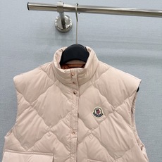🛒𝐍𝐄𝐖 · 𝟐𝟎𝟐5/爆款现货 【原版定制】Mo*|25秋冬立领鹅绒羽绒马甲外套 代购爆款本季超好看的一款背心马甲 保 🛒𝐍𝐄𝐖 · 𝟐𝟎𝟐5/爆款现货 【原版定制】Mo*|25秋冬立领鹅绒羽绒马甲外套 代购爆款本季超好看的一款背心马甲 保