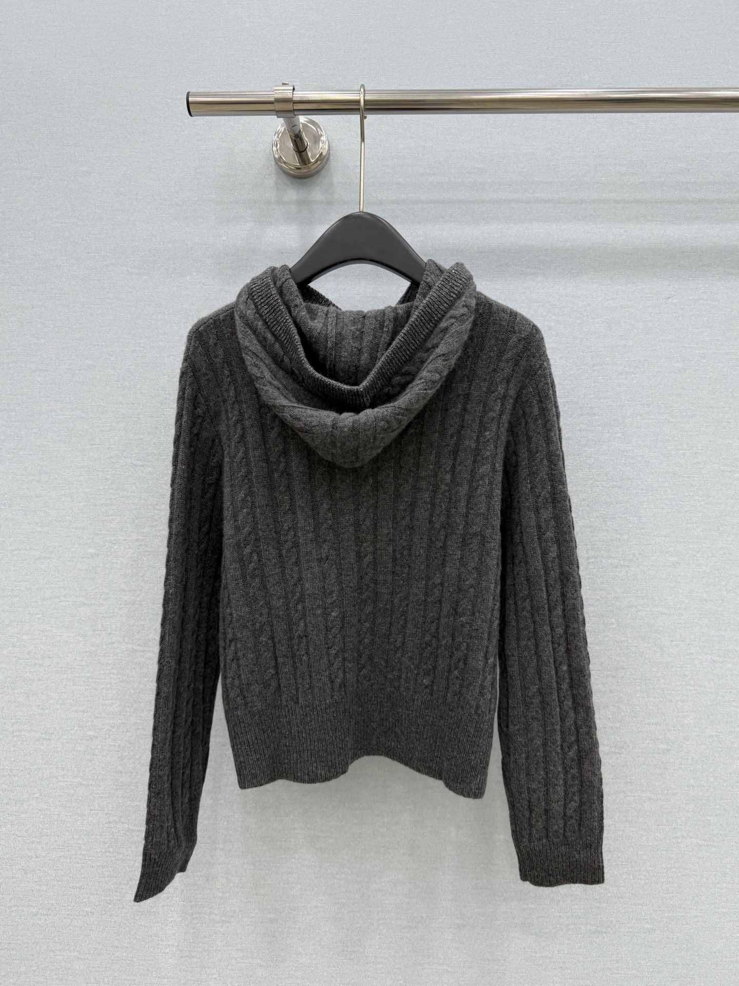 🛒𝐍𝐄𝐖 · 𝟐𝟎𝟐6/爆款现货 【原单品质】小众|2026早秋新款法式羊绒带帽针织衫 高订纱线,柔软亲肤,百搭版型 , 🛒𝐍𝐄𝐖 · 𝟐𝟎𝟐6/爆款现货 【原单品质】小众|2026早秋新款法式羊绒带帽针织衫 高订纱线,柔软亲肤,百搭版型 ,