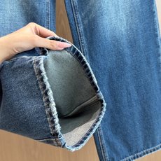 🛒𝐍𝐄𝐖 · 𝟐𝟎𝟐6/爆款现货 【秋冬上新】设计师|26新款错层毛边直筒牛仔裤 爆单款 气质女神必入 定制专属图案 🛒𝐍𝐄𝐖 · 𝟐𝟎𝟐6/爆款现货 【秋冬上新】设计师|26新款错层毛边直筒牛仔裤 爆单款 气质女神必入 定制专属图案