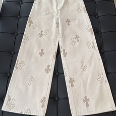 🛒𝐍𝐄𝐖 · 𝟐𝟎𝟐6/爆款现货 设计师 原创|定制十字架提花牛仔裤 采用高端定制面料,牛仔穿起来非常舒适,常规设计, 🛒𝐍𝐄𝐖 · 𝟐𝟎𝟐6/爆款现货 设计师 原创|定制十字架提花牛仔裤 采用高端定制面料,牛仔穿起来非常舒适,常规设计,