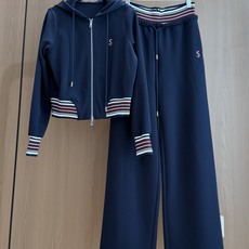 🛒𝐍𝐄𝐖 · 𝟐𝟎𝟐6/爆款现货 【秋冬上新】Ys*|26新品经典织带外套长裤套装! 高端定制刺绣双拉链上衣 搭配松弛 🛒𝐍𝐄𝐖 · 𝟐𝟎𝟐6/爆款现货 【秋冬上新】Ys*|26新品经典织带外套长裤套装! 高端定制刺绣双拉链上衣 搭配松弛
