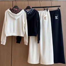 🛒𝐍𝐄𝐖 · 𝟐𝟎𝟐6/爆款现货 【秋冬上新】Lou*|26新品经典撞色老花外套长裤套装! 高端定制印花拼接双拉链上衣 🛒𝐍𝐄𝐖 · 𝟐𝟎𝟐6/爆款现货 【秋冬上新】Lou*|26新品经典撞色老花外套长裤套装! 高端定制印花拼接双拉链上衣