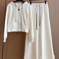 🛒𝐍𝐄𝐖 · 𝟐𝟎𝟐6/爆款现货 【秋冬上新】Lou*|26新品经典撞色老花外套长裤套装! 高端定制印花拼接双拉链上衣 🛒𝐍𝐄𝐖 · 𝟐𝟎𝟐6/爆款现货 【秋冬上新】Lou*|26新品经典撞色老花外套长裤套装! 高端定制印花拼接双拉链上衣