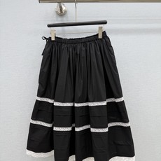 🛒𝐍𝐄𝐖 · 𝟐𝟎𝟐6/爆款现货 原单品质 小众|26经典蕾丝花边半裙 法式风极致穿搭 最新系列单品 强烈推荐 宽松 🛒𝐍𝐄𝐖 · 𝟐𝟎𝟐6/爆款现货 原单品质 小众|26经典蕾丝花边半裙 法式风极致穿搭 最新系列单品 强烈推荐 宽松