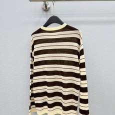 🛒𝐍𝐄𝐖 · 𝟐𝟎𝟐6/爆款现货 【原单品质】小众|2026早秋新款桑蚕丝混羊毛🦙圆领条纹针织衫 高订纱线,柔软亲肤,百 🛒𝐍𝐄𝐖 · 𝟐𝟎𝟐6/爆款现货 【原单品质】小众|2026早秋新款桑蚕丝混羊毛🦙圆领条纹针织衫 高订纱线,柔软亲肤,百
