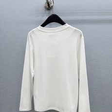 🛒𝐍𝐄𝐖 · 𝟐𝟎𝟐6/爆款现货 【原单品质】 小众|2026新款印花长袖T恤 高订面料,减龄百搭版型 ,上身的触感谁 🛒𝐍𝐄𝐖 · 𝟐𝟎𝟐6/爆款现货 【原单品质】 小众|2026新款印花长袖T恤 高订面料,减龄百搭版型 ,上身的触感谁