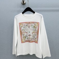 🛒𝐍𝐄𝐖 · 𝟐𝟎𝟐6/爆款现货 【原单品质】 Di*|2026新款印花长袖T恤 高订面料,减龄百搭版型 ,上身的触感 🛒𝐍𝐄𝐖 · 𝟐𝟎𝟐6/爆款现货 【原单品质】 Di*|2026新款印花长袖T恤 高订面料,减龄百搭版型 ,上身的触感