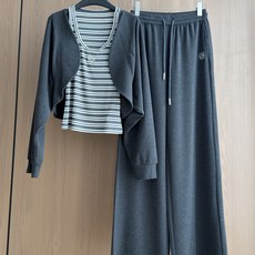 🛒𝐍𝐄𝐖 · 𝟐𝟎𝟐6/爆款现货 【秋冬上新】小众|26新品经典两件套上衣➕长裤套装! 高端定制刺绣背心外套 搭配松弛 🛒𝐍𝐄𝐖 · 𝟐𝟎𝟐6/爆款现货 【秋冬上新】小众|26新品经典两件套上衣➕长裤套装! 高端定制刺绣背心外套 搭配松弛