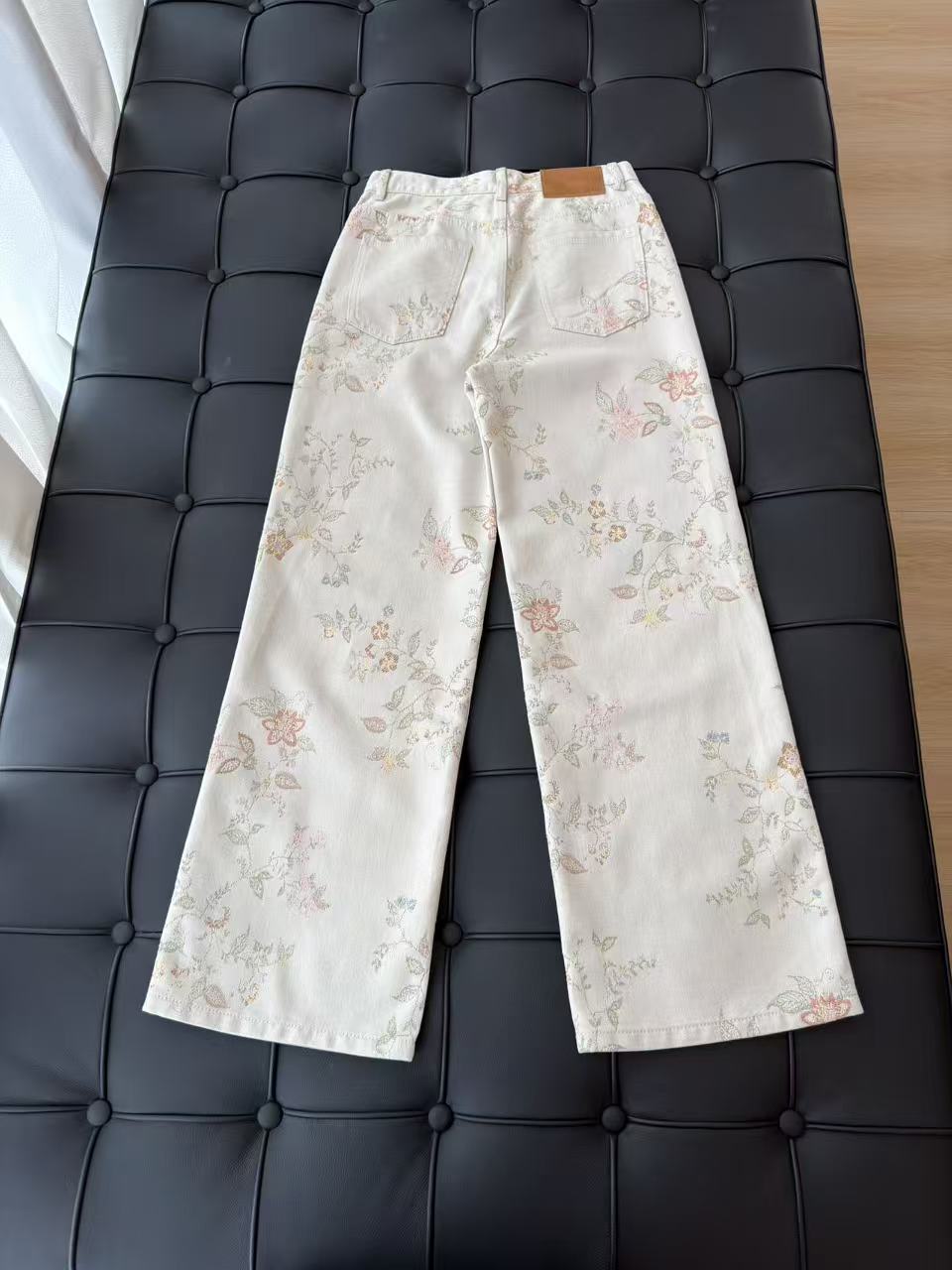 🛒𝐍𝐄𝐖 · 𝟐𝟎𝟐6/爆款现货 【秋冬上新】设计师｜26新款提花直筒牛仔裤 爆单款  气质女神必入  定制专属图文 高