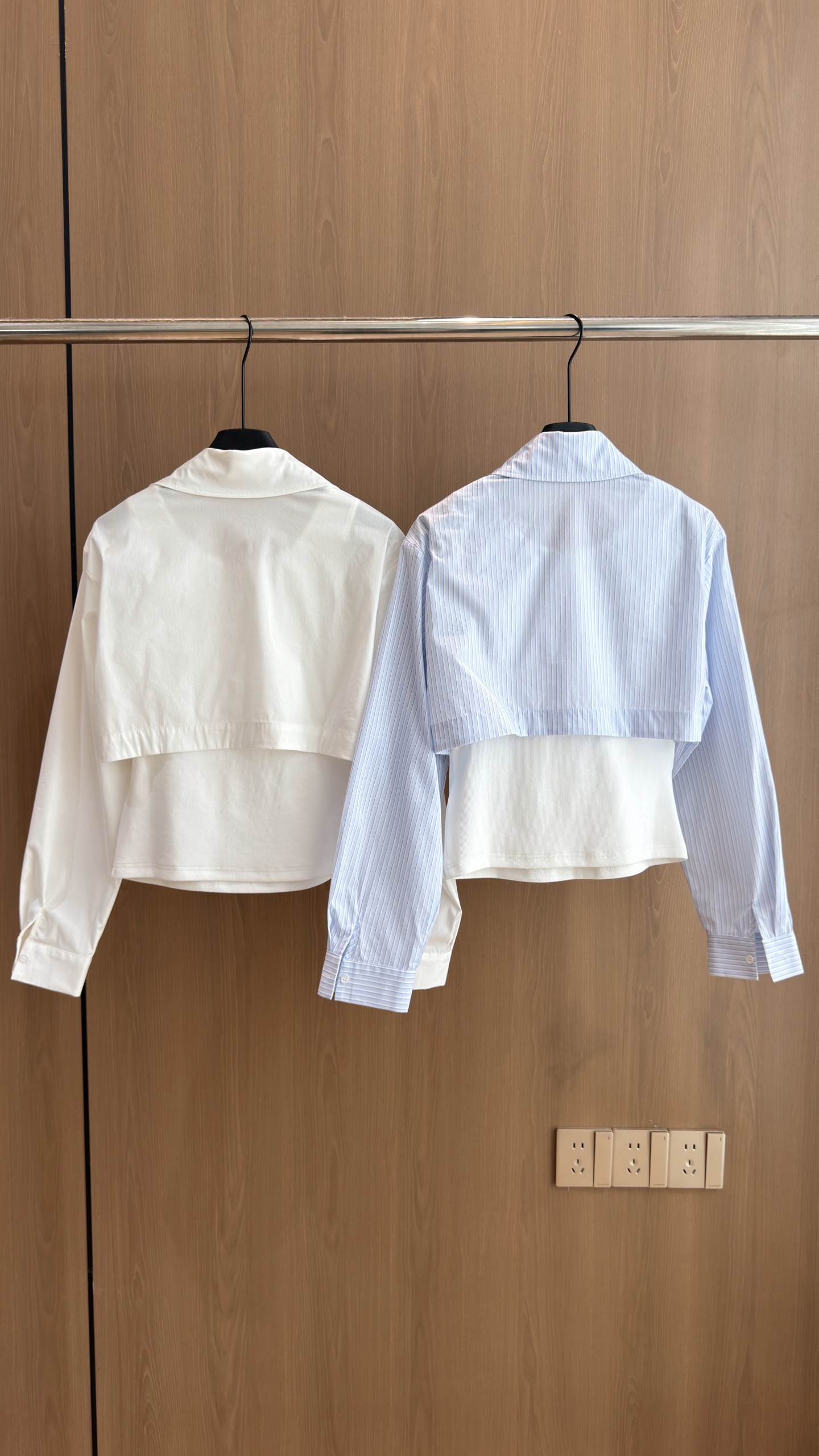 🛒𝐍𝐄𝐖 · 𝟐𝟎𝟐6/爆款现货 【秋冬上新】Ch*｜2026新品撞色刺绣假两件拼接衬衫  定制YB棉质材质  刺绣双C