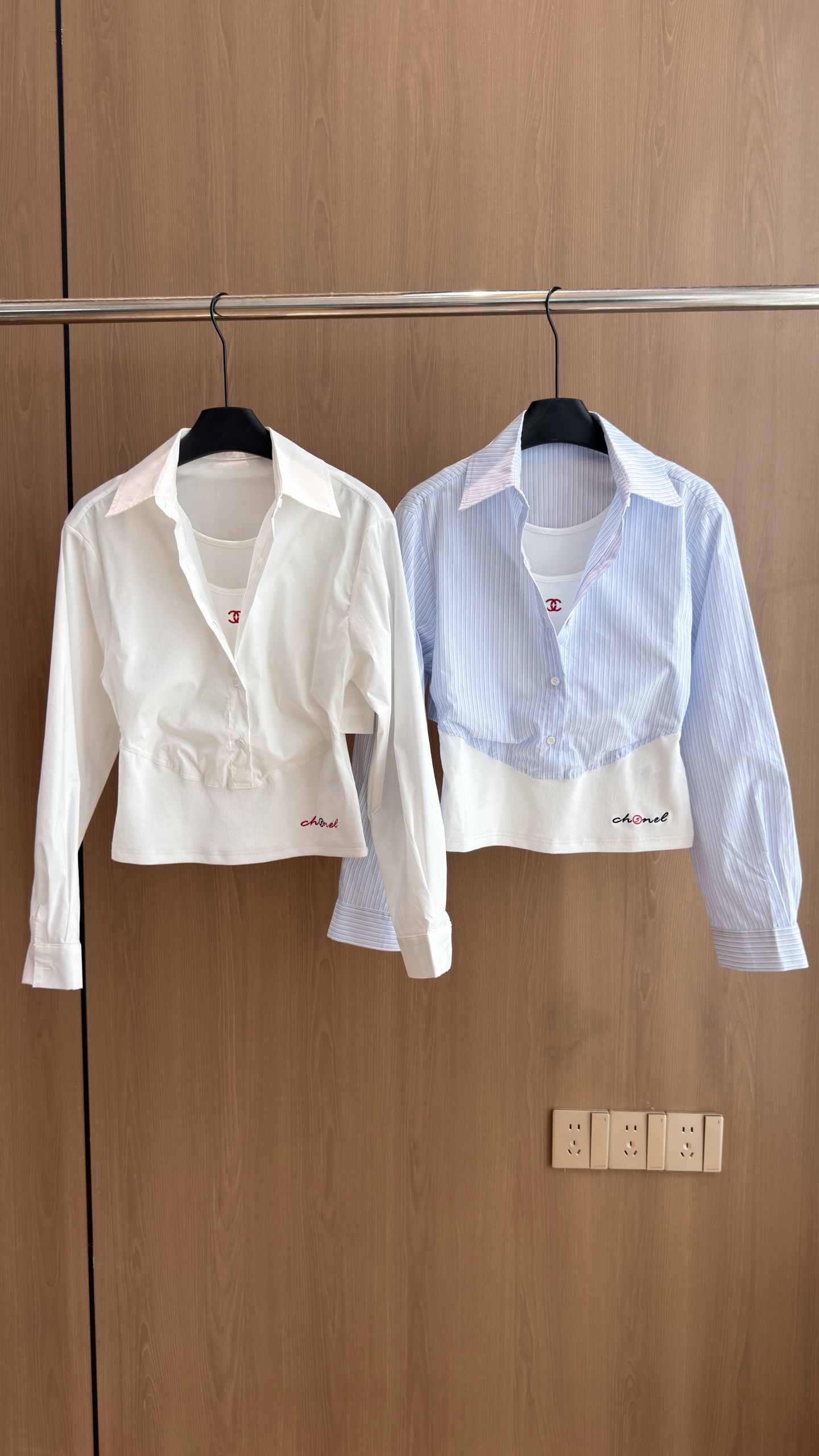 🛒𝐍𝐄𝐖 · 𝟐𝟎𝟐6/爆款现货 【秋冬上新】Ch*｜2026新品撞色刺绣假两件拼接衬衫  定制YB棉质材质  刺绣双C