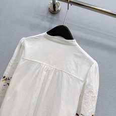 🛒𝐍𝐄𝐖 · 𝟐𝟎𝟐6/爆款现货 原单品质 小众*|2026新品刺绣衬衫 精致版型,高级肌理细腻 极简主义常规剪裁 🛒𝐍𝐄𝐖 · 𝟐𝟎𝟐6/爆款现货 原单品质 小众*|2026新品刺绣衬衫 精致版型,高级肌理细腻 极简主义常规剪裁