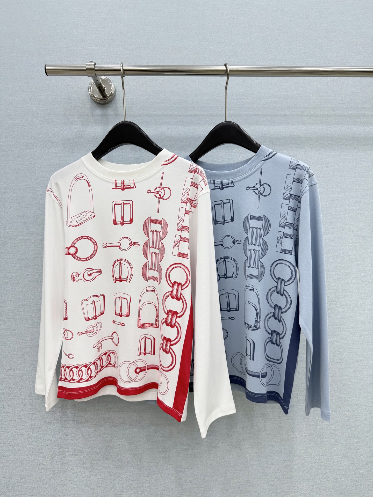 🛒𝐍𝐄𝐖 · 𝟐𝟎𝟐6/爆款现货 【原单品质】Her*｜2026新款印花长袖T恤 高订面料，百搭版型  ，上身的触感谁穿