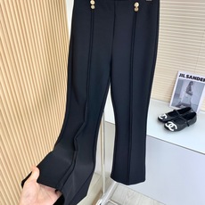 🛒𝐍𝐄𝐖 · 𝟐𝟎𝟐6/爆款现货 【秋冬上新】小众|26早秋新品扣子装饰微喇休闲裤! 定制版型 极简主义法式优雅的气 🛒𝐍𝐄𝐖 · 𝟐𝟎𝟐6/爆款现货 【秋冬上新】小众|26早秋新品扣子装饰微喇休闲裤! 定制版型 极简主义法式优雅的气