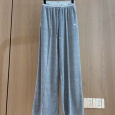 🛒𝐍𝐄𝐖 · 𝟐𝟎𝟐5/爆款现货 【秋冬上新】Di*|抽绳松紧字母织带腰头运动休闲裤 定制面料,精致刺绣 日常穿搭 高 🛒𝐍𝐄𝐖 · 𝟐𝟎𝟐5/爆款现货 【秋冬上新】Di*|抽绳松紧字母织带腰头运动休闲裤 定制面料,精致刺绣 日常穿搭 高