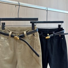 🛒𝐍𝐄𝐖 · 𝟐𝟎𝟐6/爆款现货 【秋冬新款】设计师|经典刺绣微喇牛仔裤 采用高端定制面料,牛仔穿起来非常舒适,常规设计 🛒𝐍𝐄𝐖 · 𝟐𝟎𝟐6/爆款现货 【秋冬新款】设计师|经典刺绣微喇牛仔裤 采用高端定制面料,牛仔穿起来非常舒适,常规设计